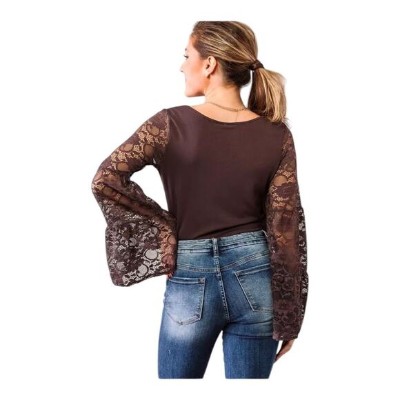 willow-root NWT Women’s Fitted Knit Top Contrast Lace Bell Sleeves Raisin Small - Picture 2 of 16